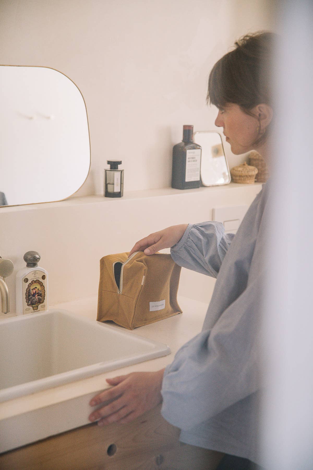 Toilettas Cube van biologisch katoenen canvas Saffraangeel