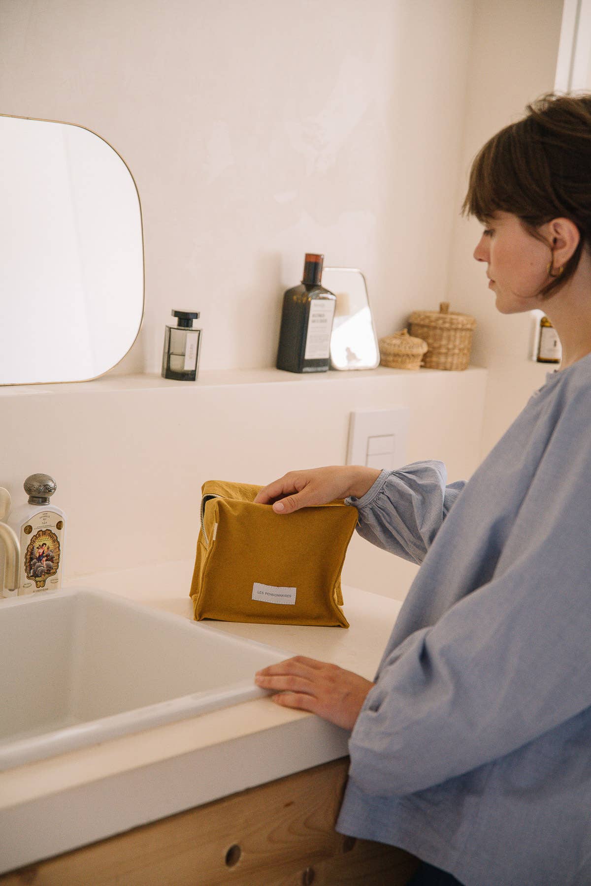 Toilettas Cube van biologisch katoenen canvas Saffraangeel